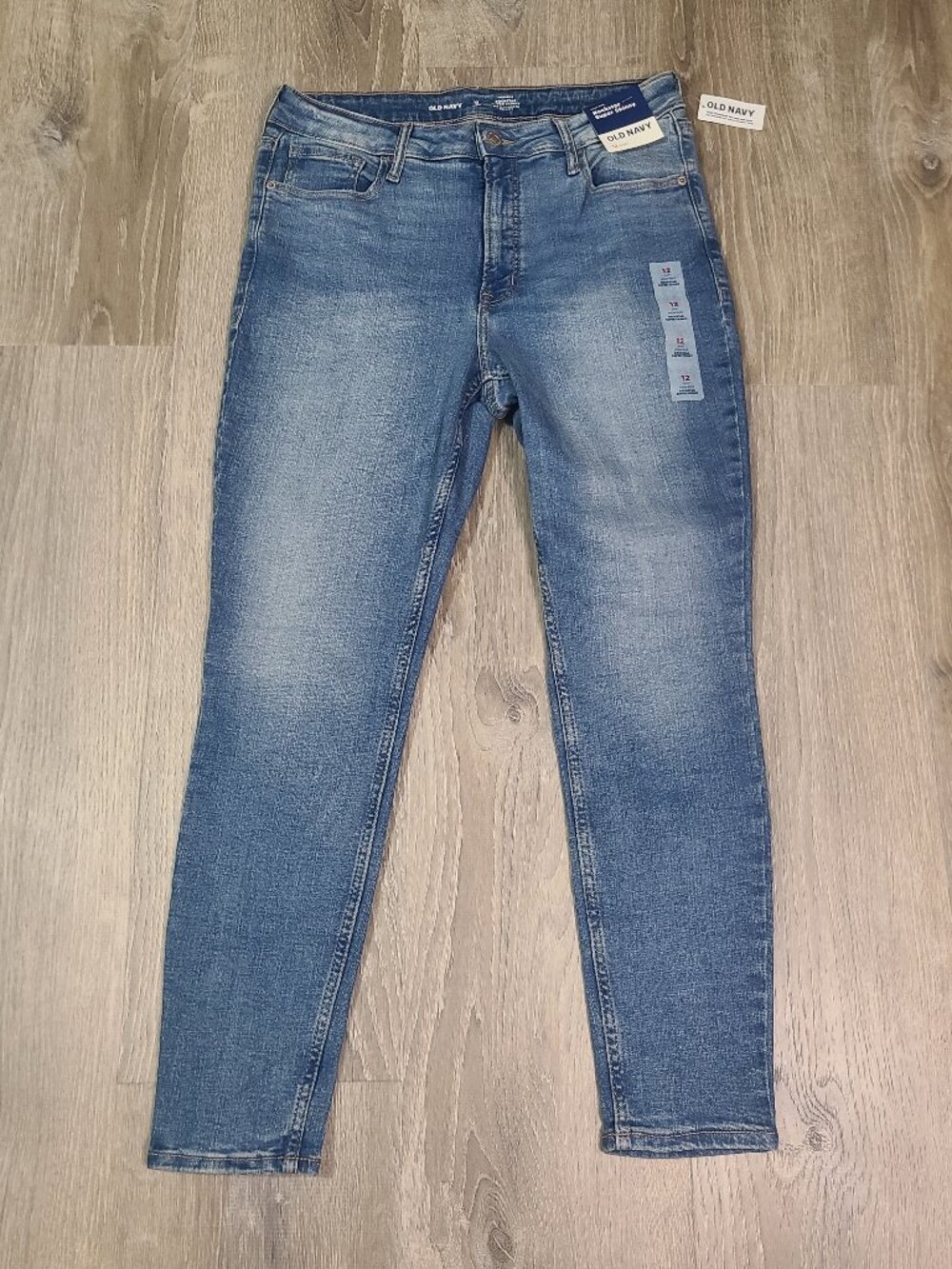 Old Navy NWT High Rise Rockstar Super Skinny Medium Wash Denim Jeans Sz 12 Short